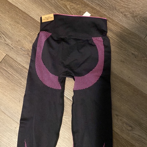 Brand new victoria secret pink high waisted leggings - Picture 3 of 5